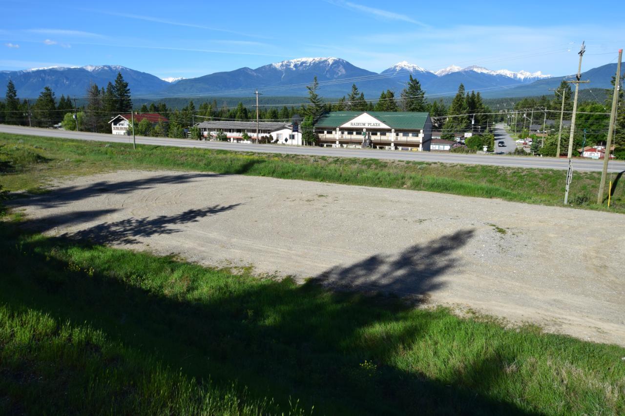 7585 Redstreak Park Road, Radium Hot Springs, British Columbia  V0A 1M0 - Photo 23 - 2454295