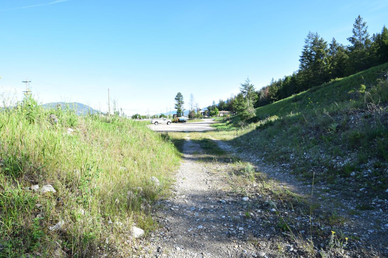 7585 Redstreak Park Road, Radium Hot Springs, British Columbia  V0A 1M0 - Photo 8 - 2454295