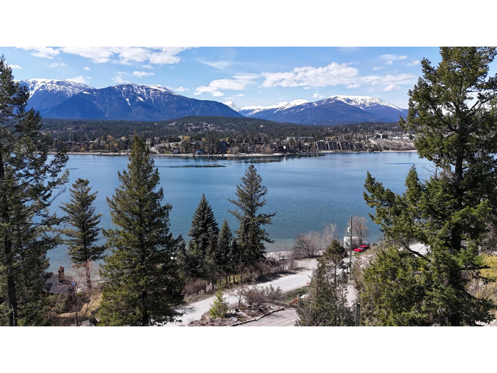 788 Lakeview Road, Invermere, British Columbia  V0A 1K3 - Photo 3 - 2475941