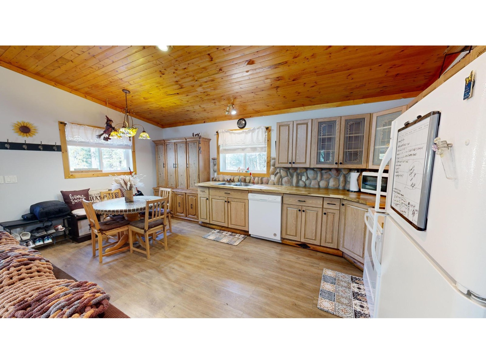 4982 Spur Road, Spur Valley, British Columbia  V0A 1E0 - Photo 6 - 2476151