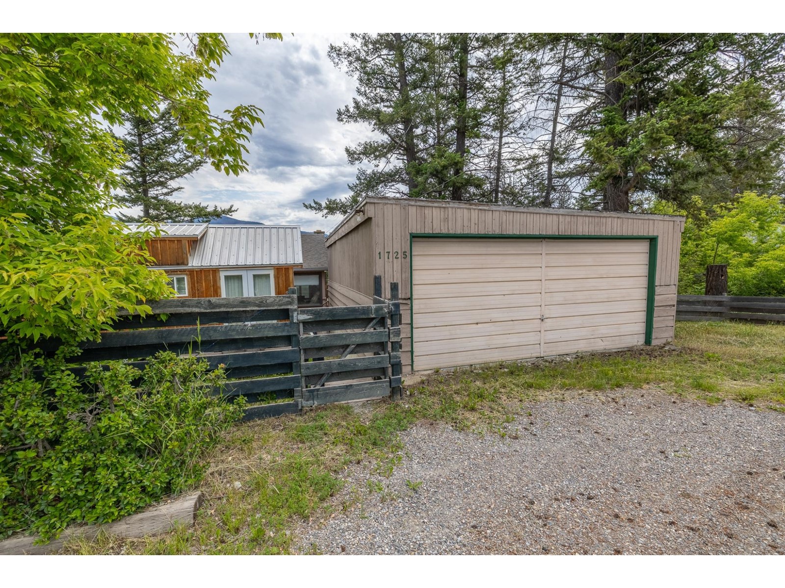 1725 13th Avenue, Invermere, British Columbia  V0A 1K4 - Photo 25 - 2478096