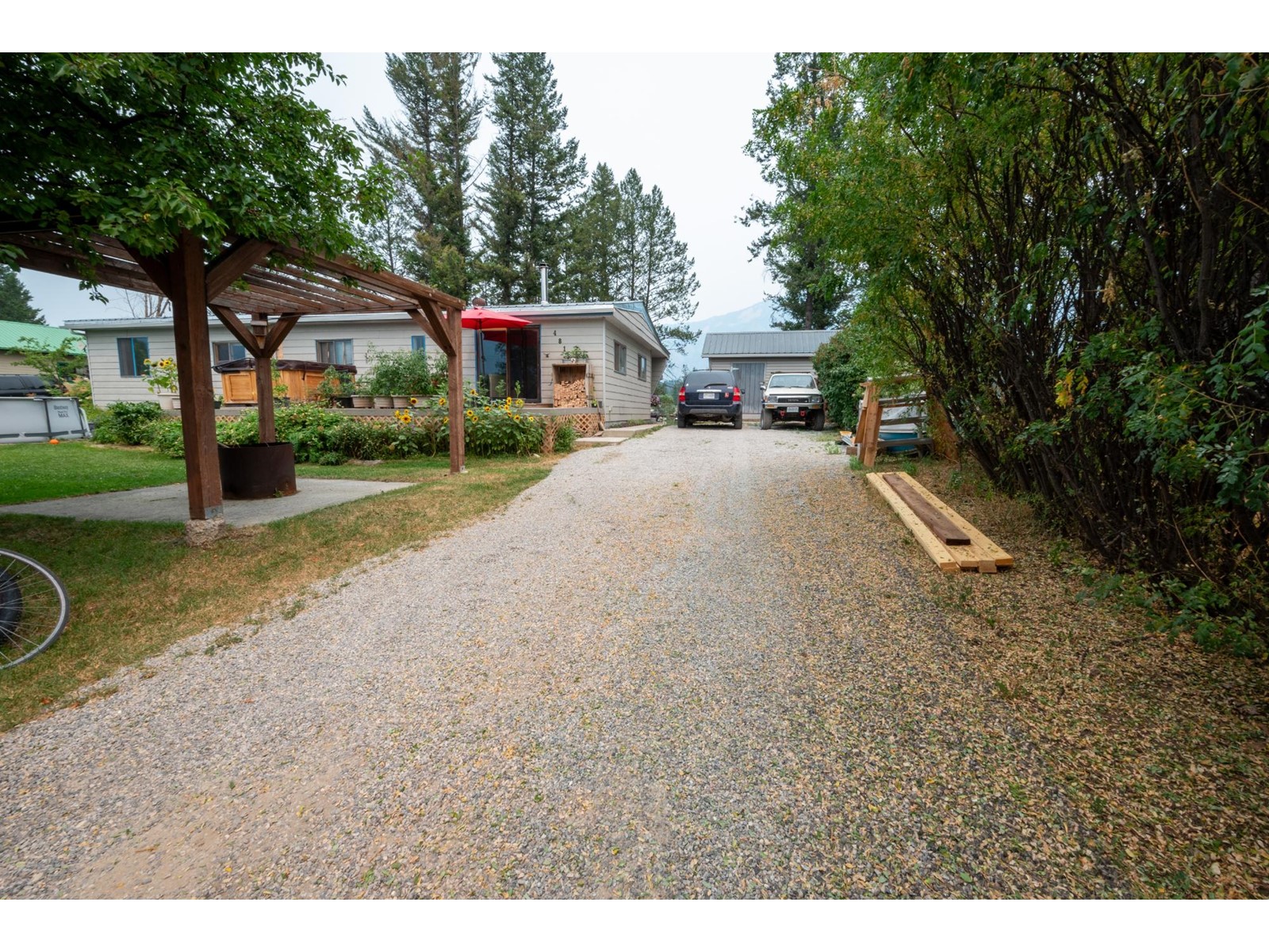 4815 Cordillera Avenue, Edgewater, British Columbia  V0A 1E0 - Photo 7 - 2478617