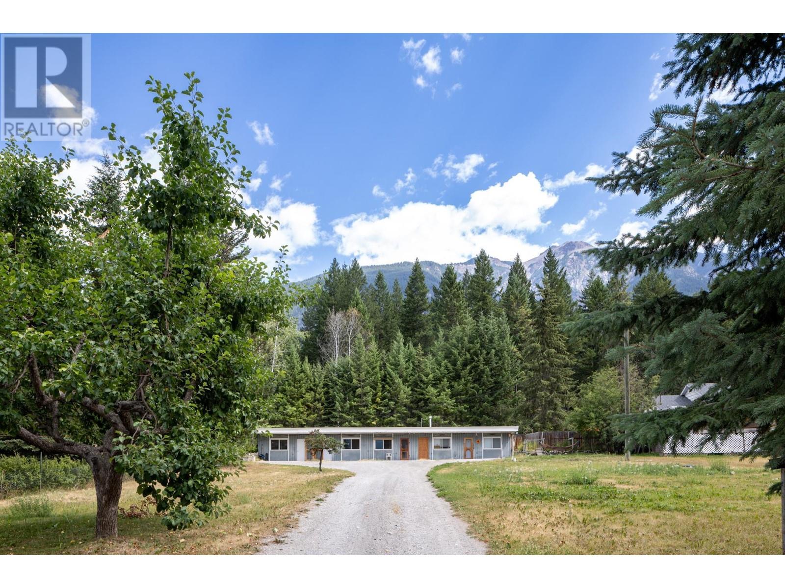 773 Nicholson Road, Golden, British Columbia  V0A 1H2 - Photo 5 - 2478923