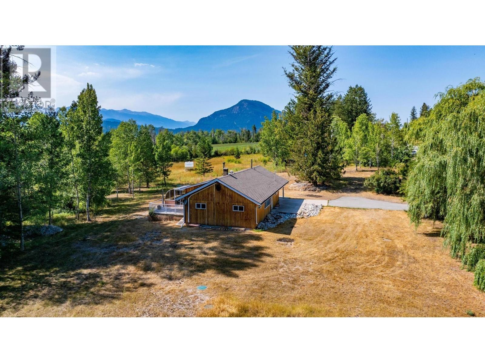 1359 95 Highway, Spillimacheen, British Columbia  V0A 1P0 - Photo 36 - 2479216