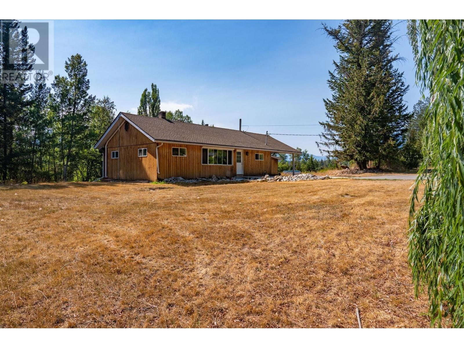 1359 95 Highway, Spillimacheen, British Columbia  V0A 1P0 - Photo 46 - 2479216