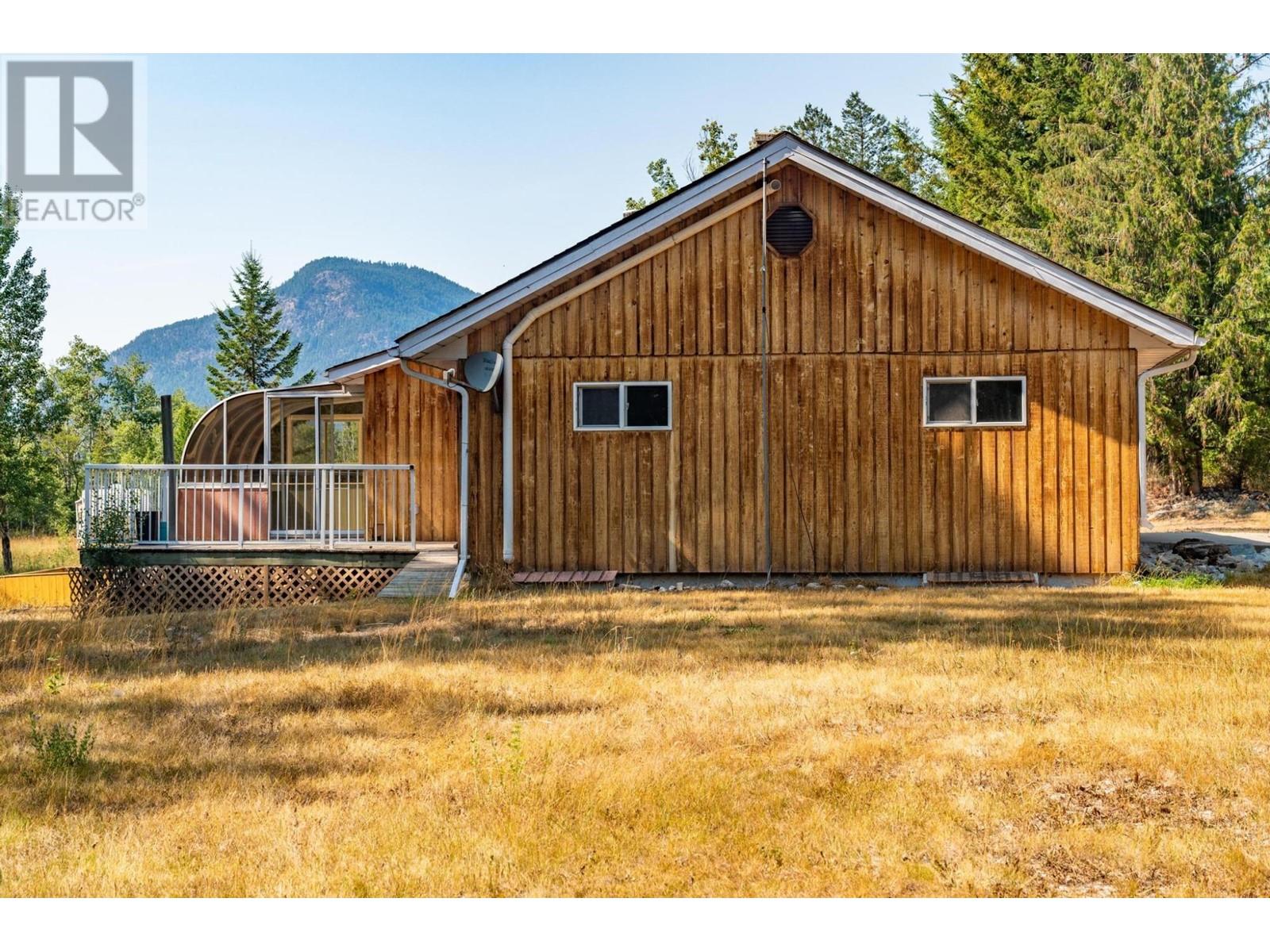 1359 95 Highway, Spillimacheen, British Columbia  V0A 1P0 - Photo 48 - 2479216