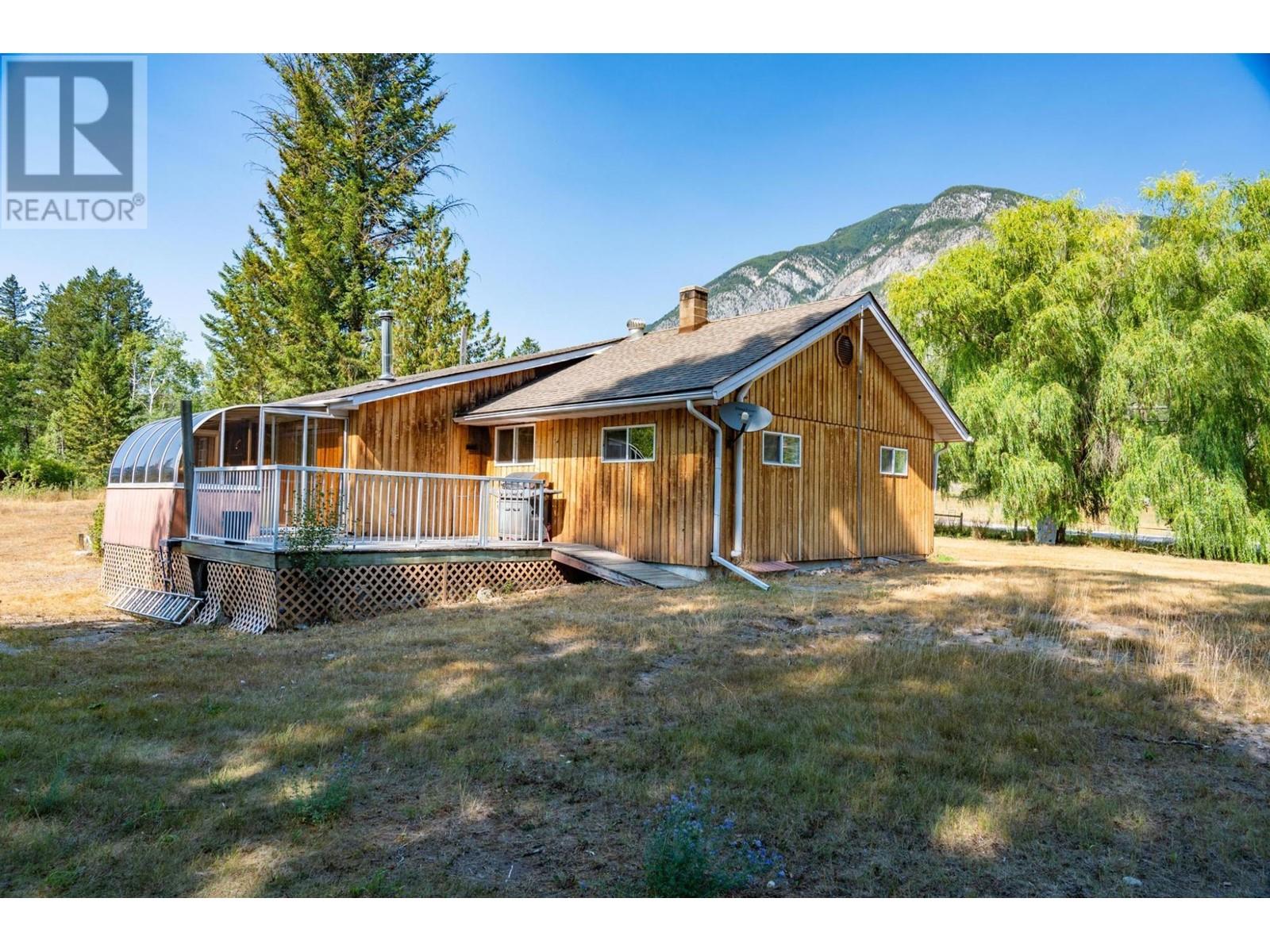 1359 95 Highway, Spillimacheen, British Columbia  V0A 1P0 - Photo 50 - 2479216