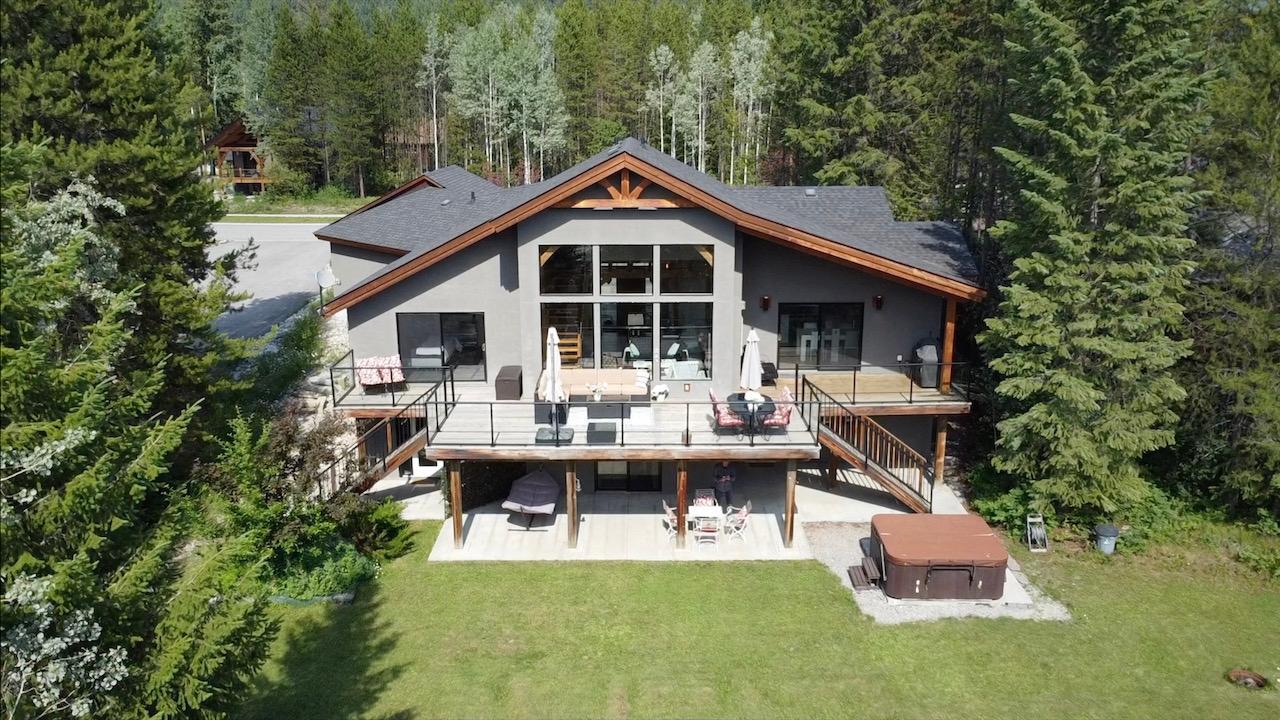 1529 QUARTZ CRESCENT, golden, British Columbia