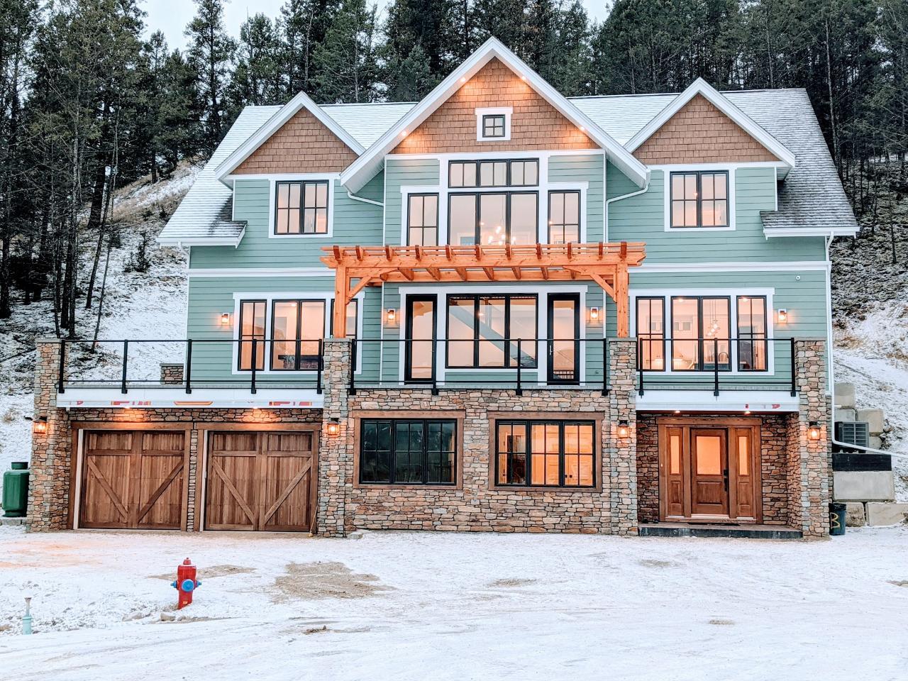 655 TAYNTON DRIVE, invermere, British Columbia