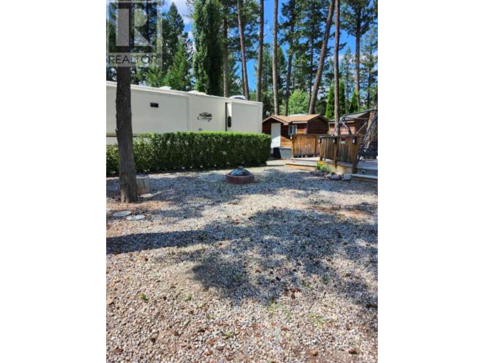 4868 Riverview  Drive Unit# 138 Lot# 138, Edgewater, British Columbia  V0A 1E0 - Photo 9 - 2479989