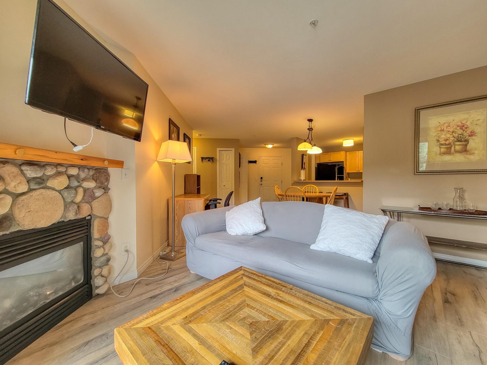 207 - 4875 RADIUM BOULEVARD, Radium Hot Springs, British Columbia