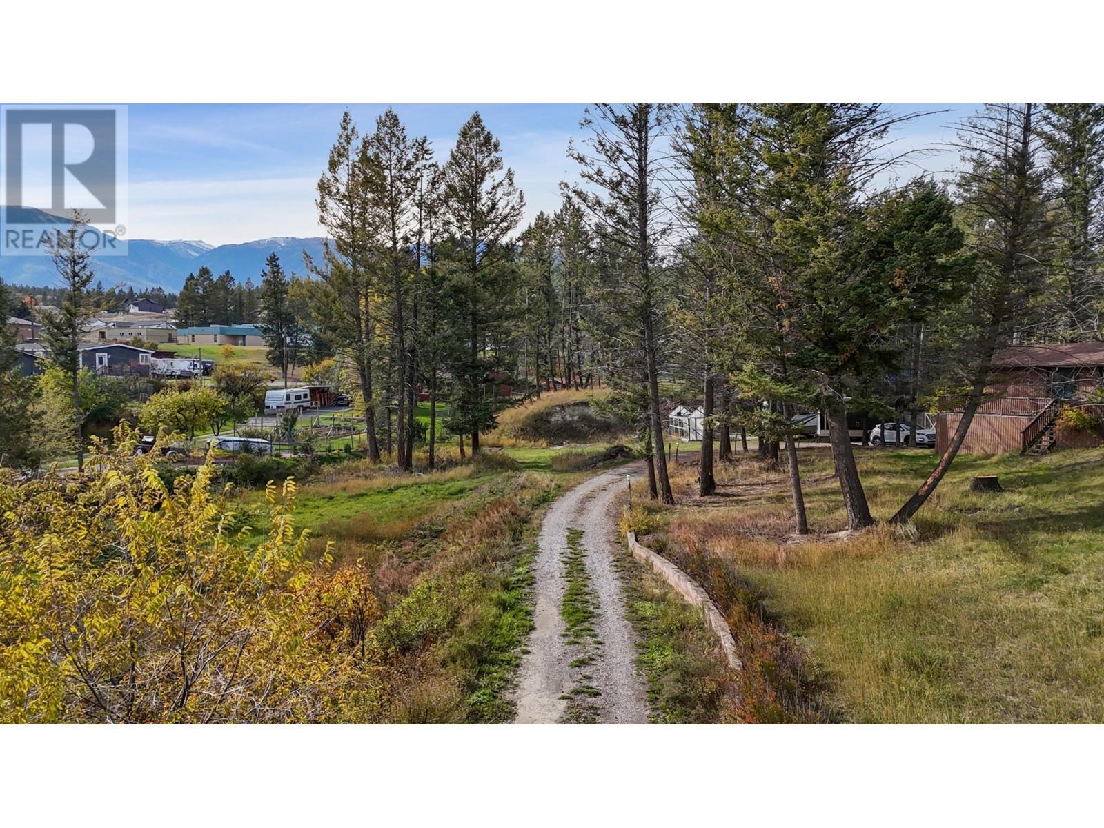 1740 13th Avenue, Invermere, British Columbia  V0A 1K4 - Photo 14 - 2480058