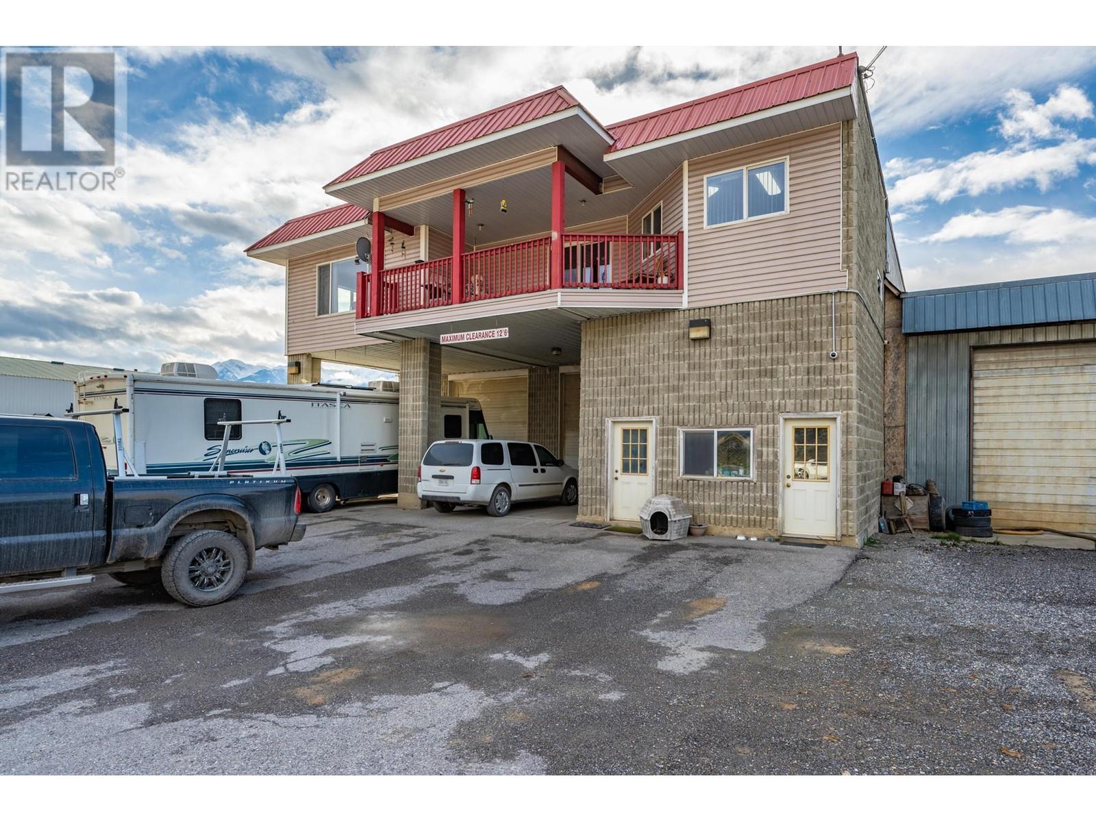 1139 11th Avenue N, Golden, British Columbia  V0A 1H2 - Photo 2 - 10327058