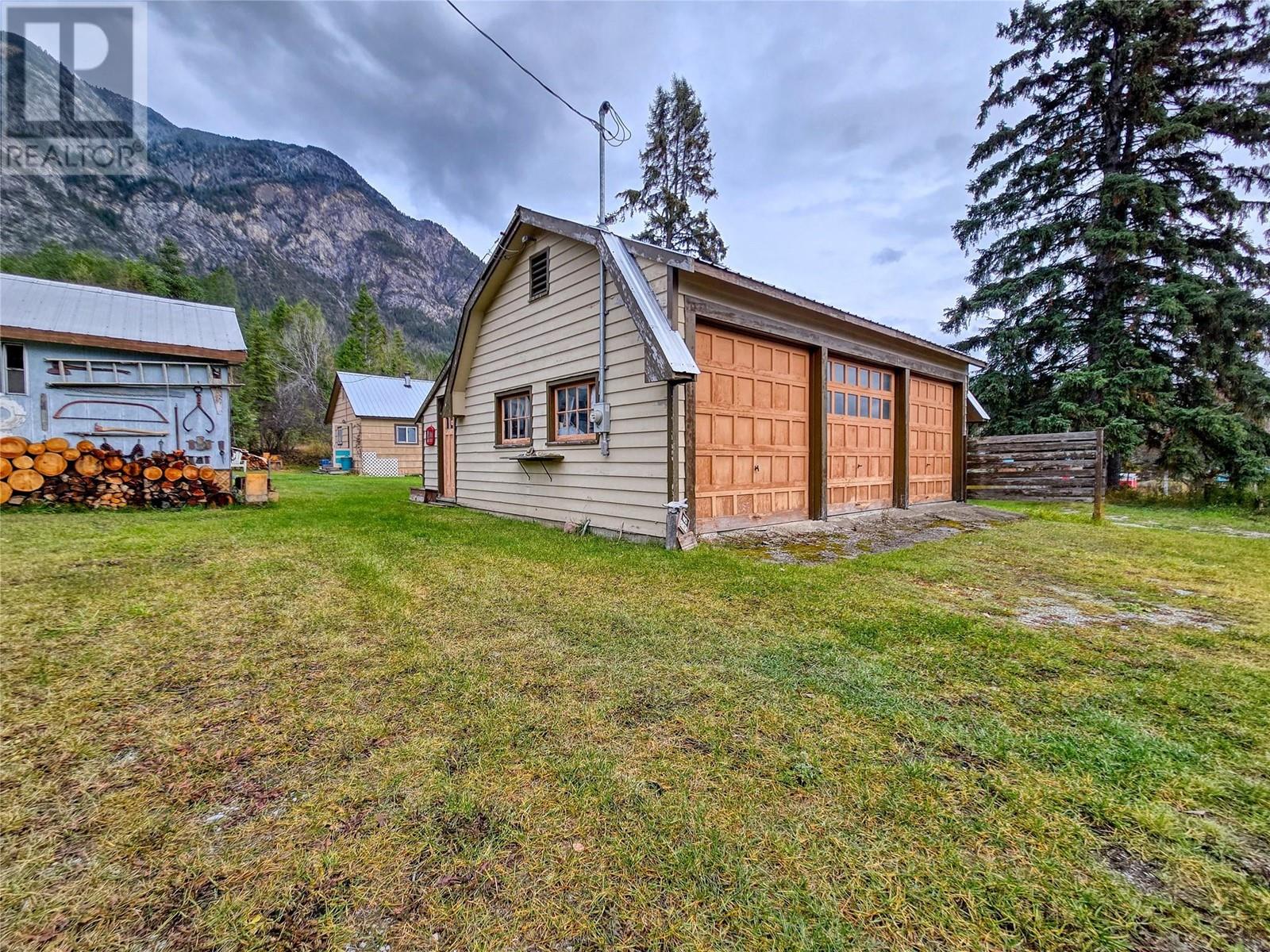 5015 Kootenay Street, Spillimacheen, British Columbia  V0A 1P0 - Photo 24 - 10328809