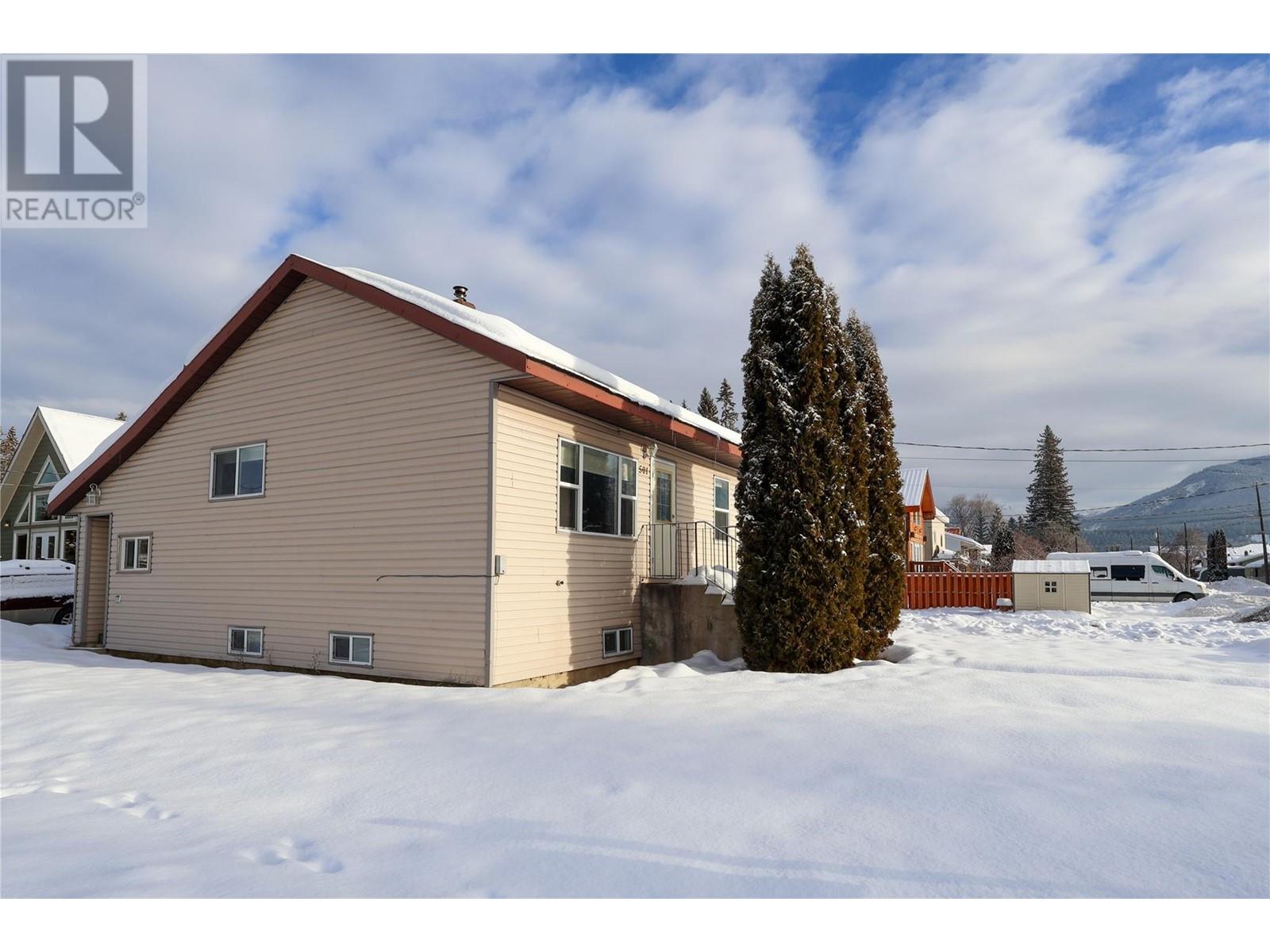 501 8th Street S, Golden, British Columbia  V0A 1H0 - Photo 3 - 10329595