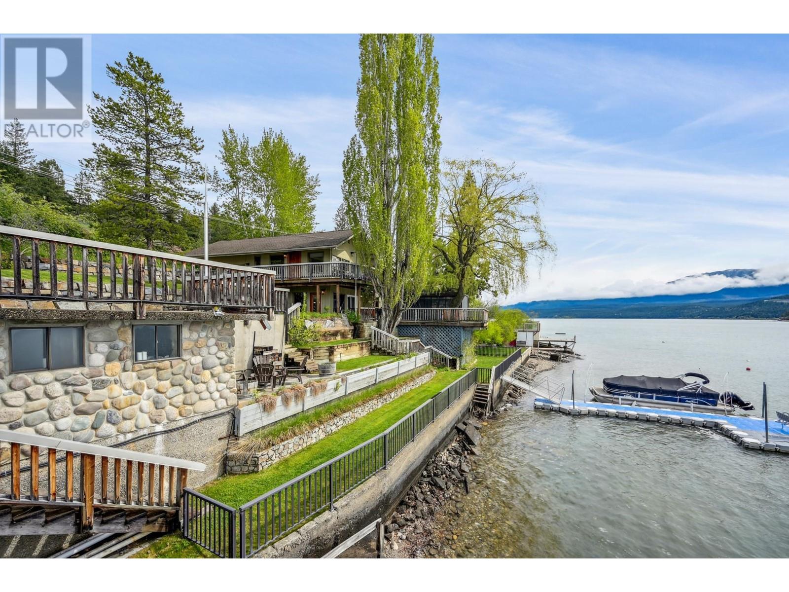 661 Lakeview Road, Windermere, British Columbia  V0A 1K3 - Photo 2 - 10329811