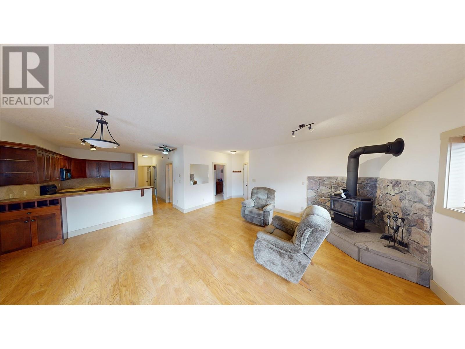 7307 Prospector Avenue Unit# 701, Radium Hot Springs, British Columbia  V0A 1M0 - Photo 2 - 10330732