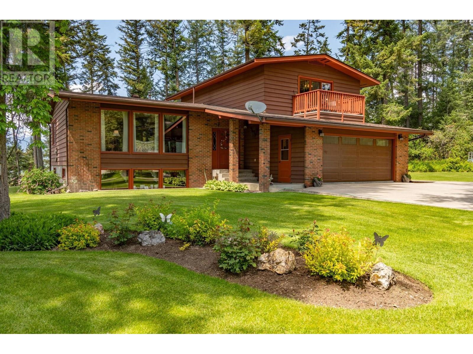 1309 SELKIRK Drive, Golden, British Columbia