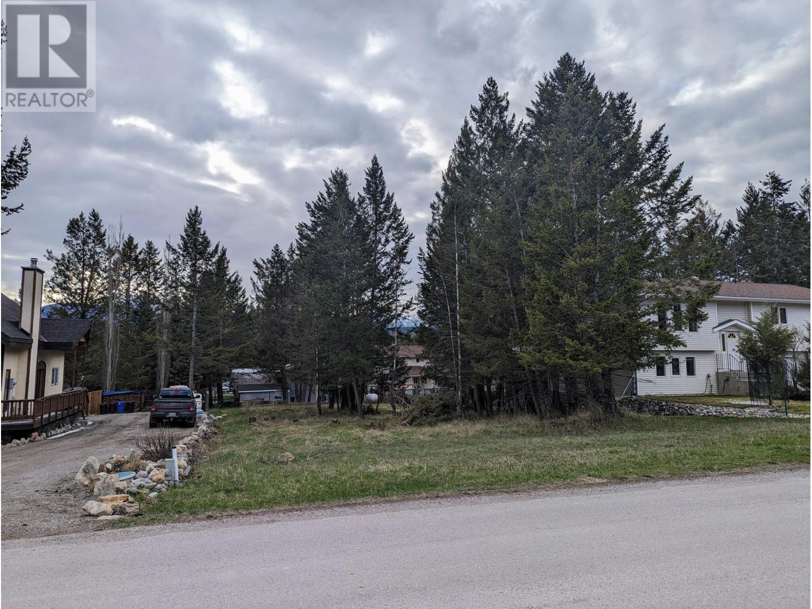 7503 Jackson Avenue, Radium Hot Springs, British Columbia  V0A 1M0 - Photo 6 - 10332710