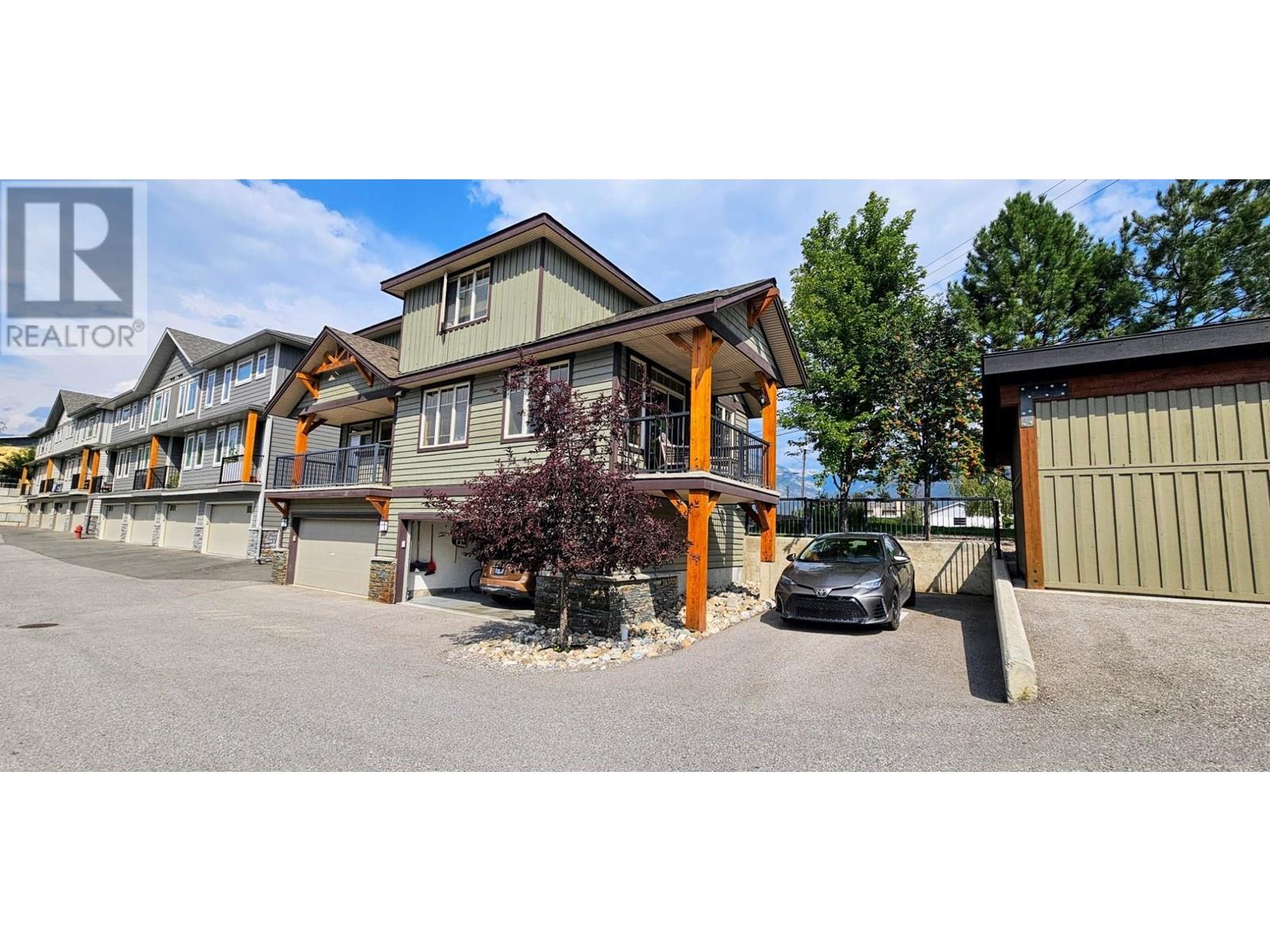 906 6th Avenue Unit# 1, Invermere, British Columbia  V0A 1K0 - Photo 2 - 10333926