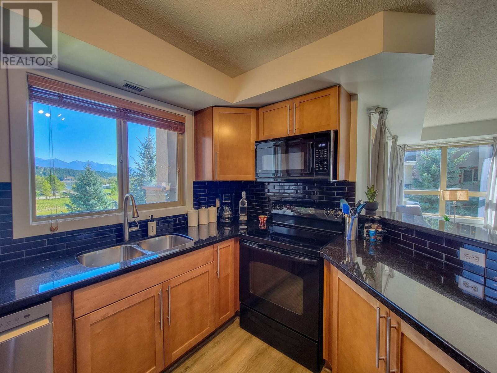 205 Third Avenue Unit# 3305, Invermere, British Columbia  V0A 1K7 - Photo 2 - 10332950