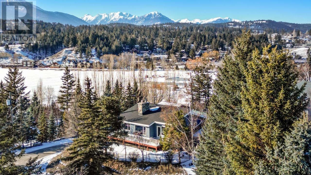 1751 Fort Point Close, Invermere, British Columbia  V0A 1K0 - Photo 1 - 10335233