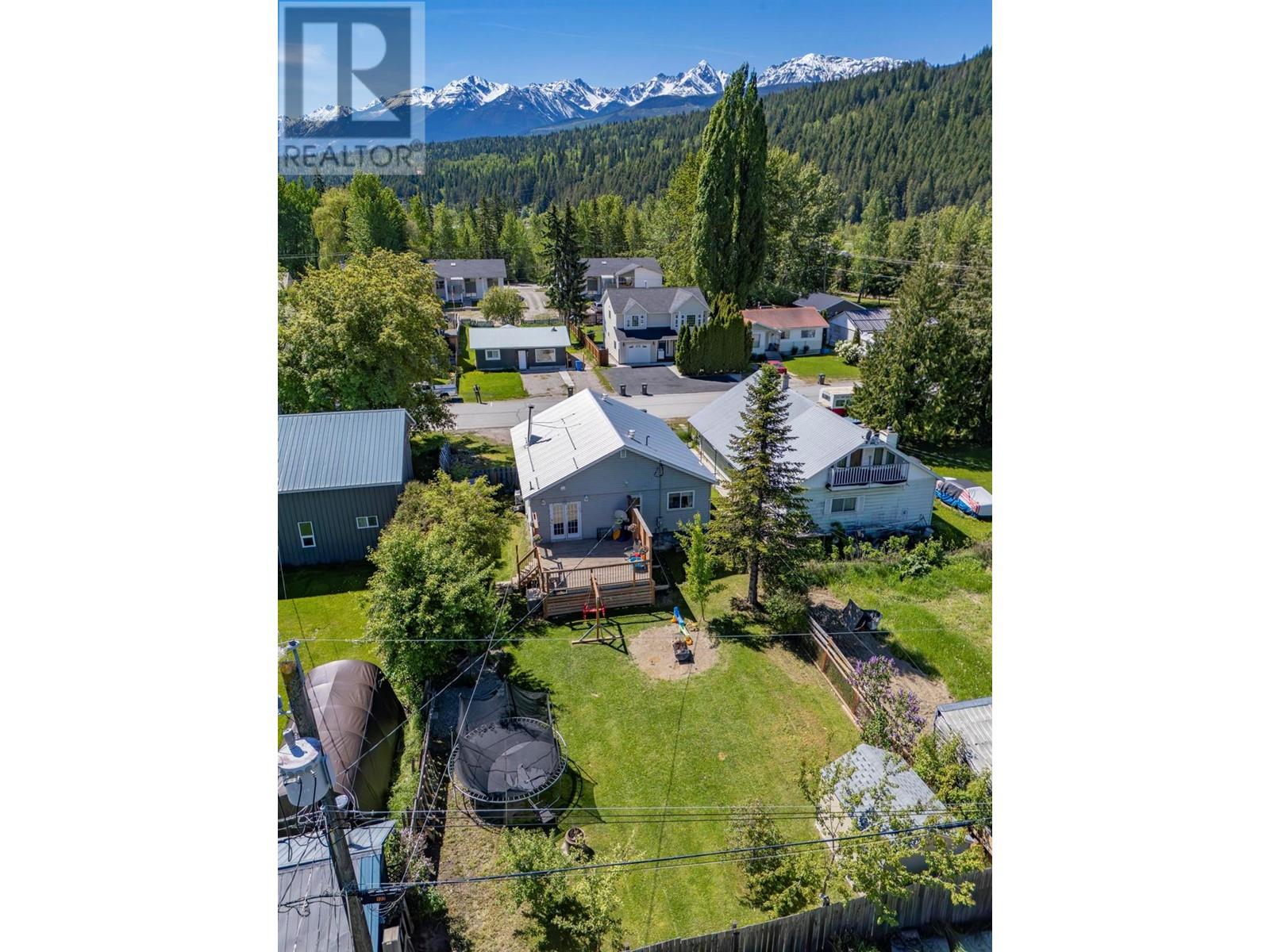 511 11th Street, Golden, British Columbia  V0A 1H2 - Photo 38 - 10335498