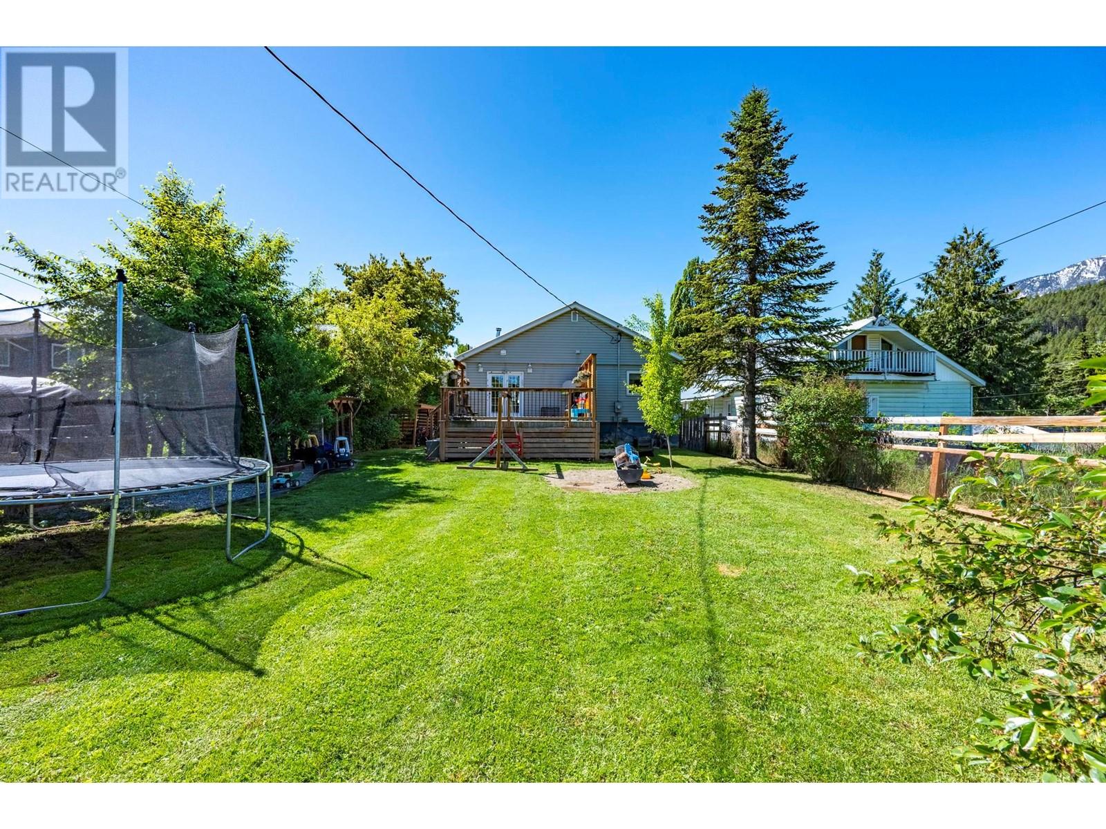 511 11th Street, Golden, British Columbia  V0A 1H2 - Photo 48 - 10335498