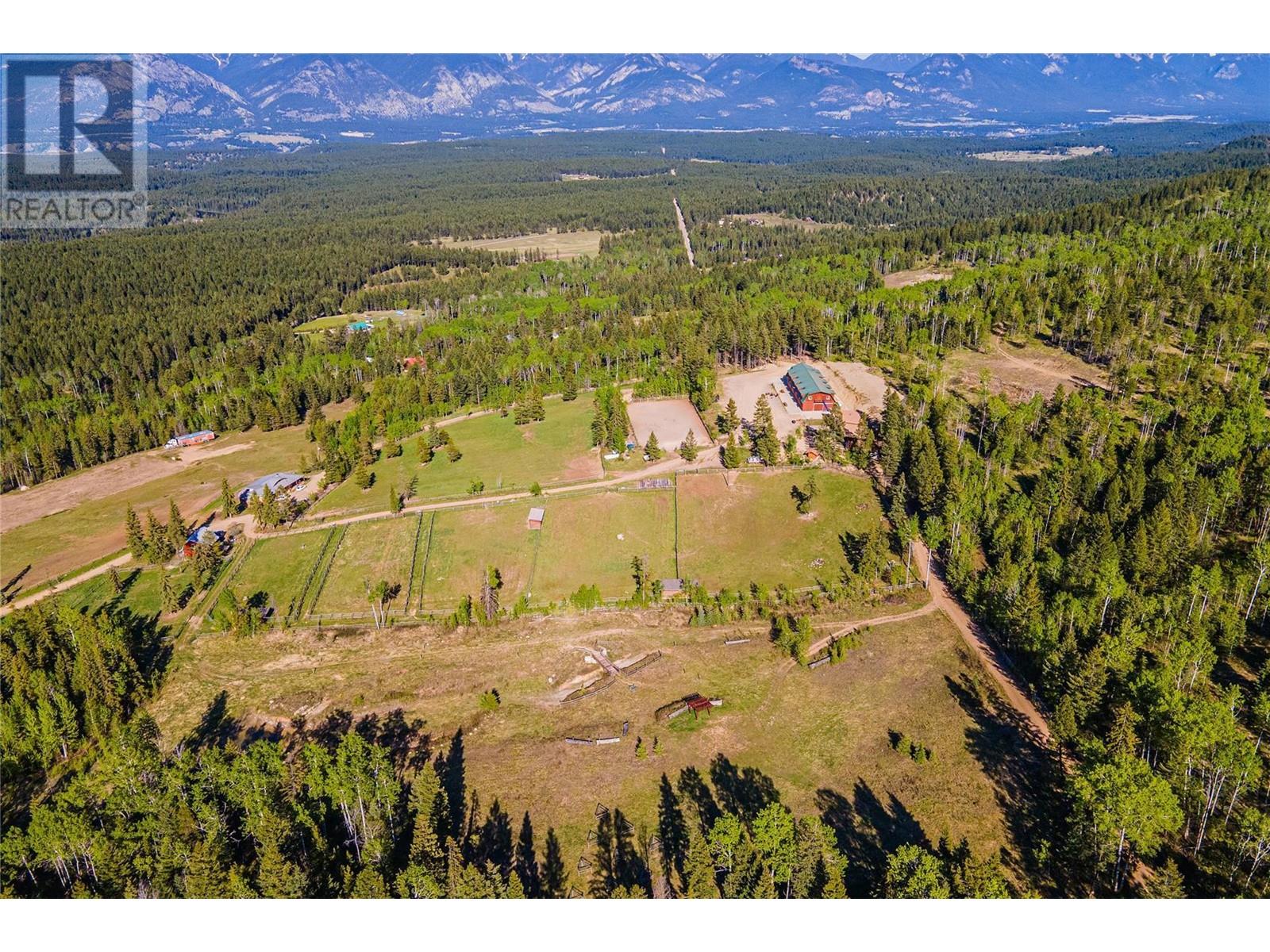 3054 Houlgrave Road, Invermere, British Columbia  V0A 1K5 - Photo 3 - 10273083