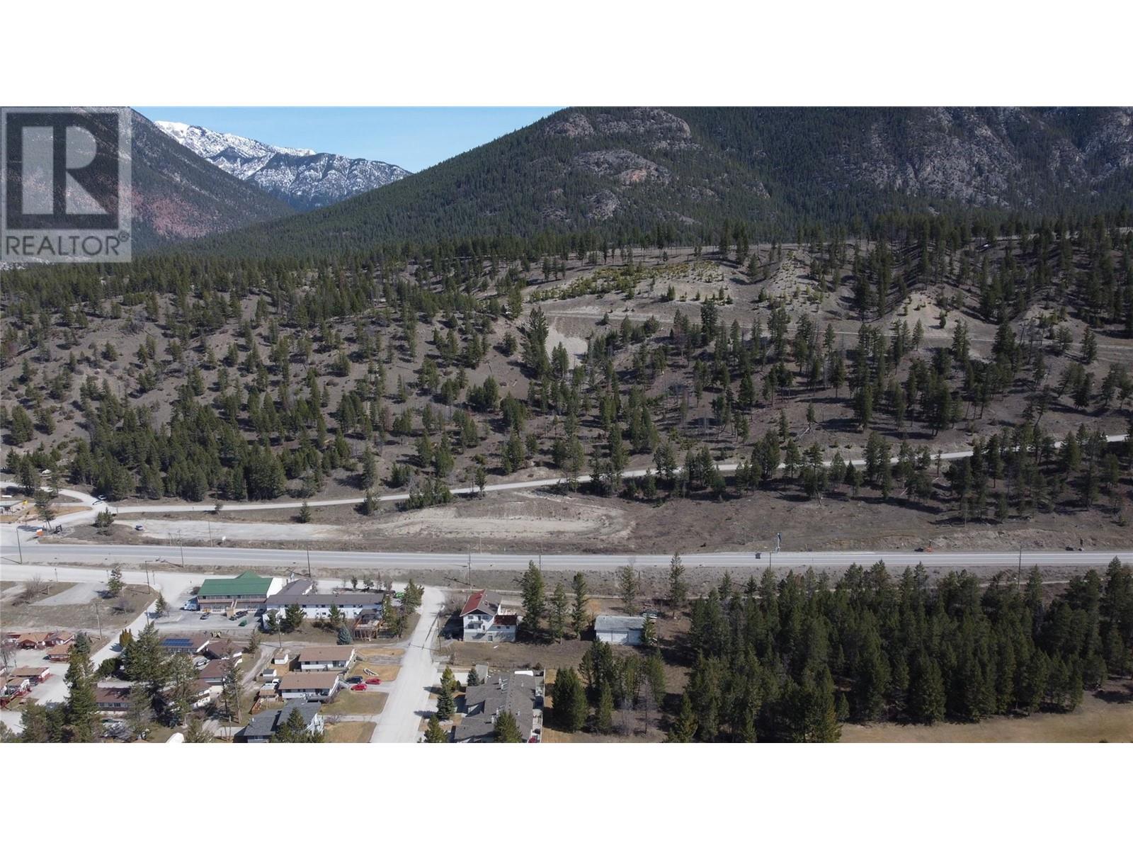 7585 Redstreak Park Road, Radium Hot Springs, British Columbia  V0A 1M0 - Photo 9 - 10338517