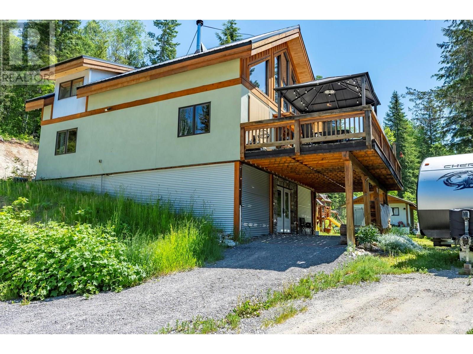 2360 Trans Canada  N Highway, Golden, British Columbia  V0A 1H1 - Photo 83 - 10341184