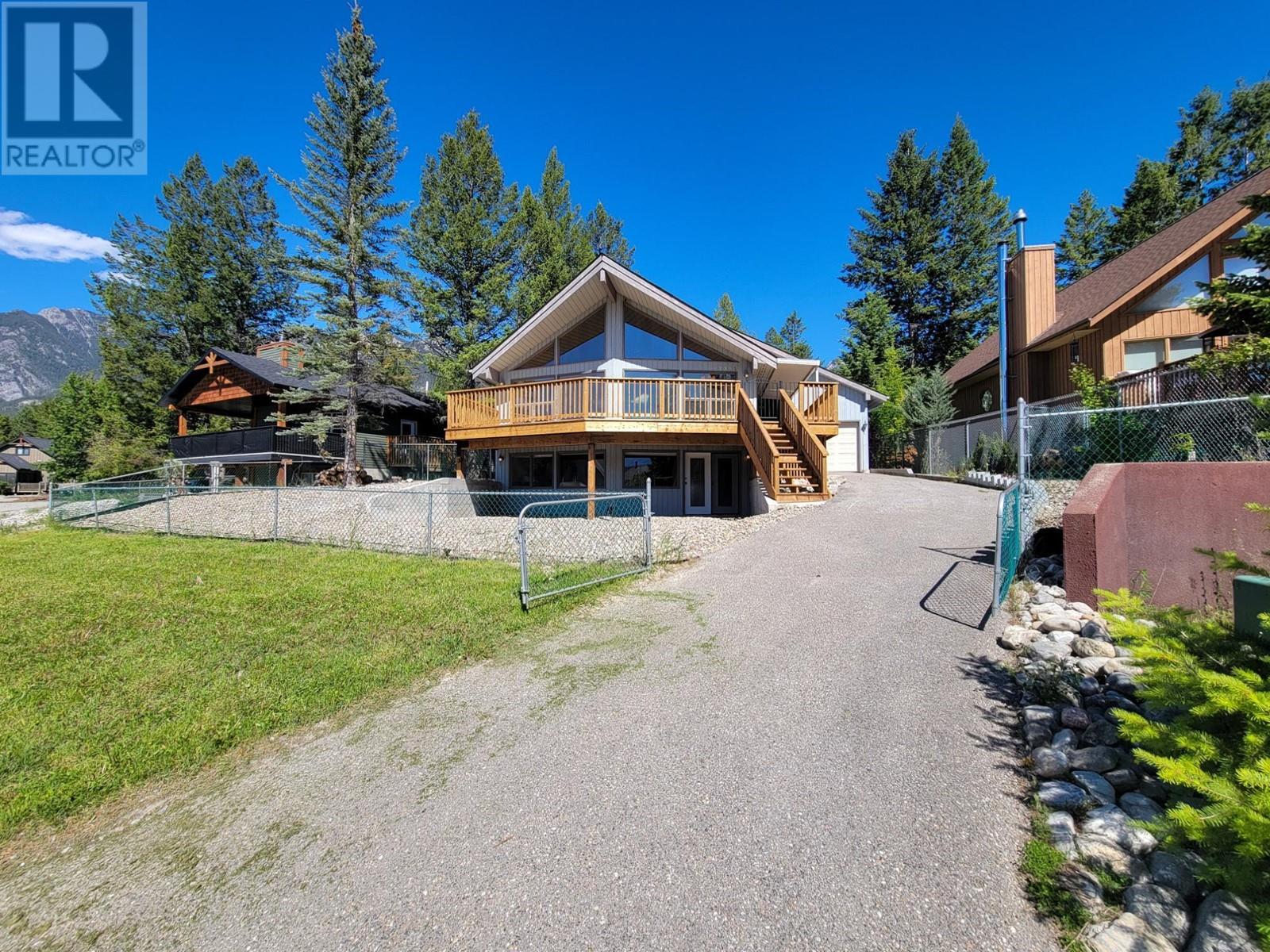 7326 Glacier Drive, Radium Hot Springs, British Columbia  V0A 1M0 - Photo 13 - 10343459