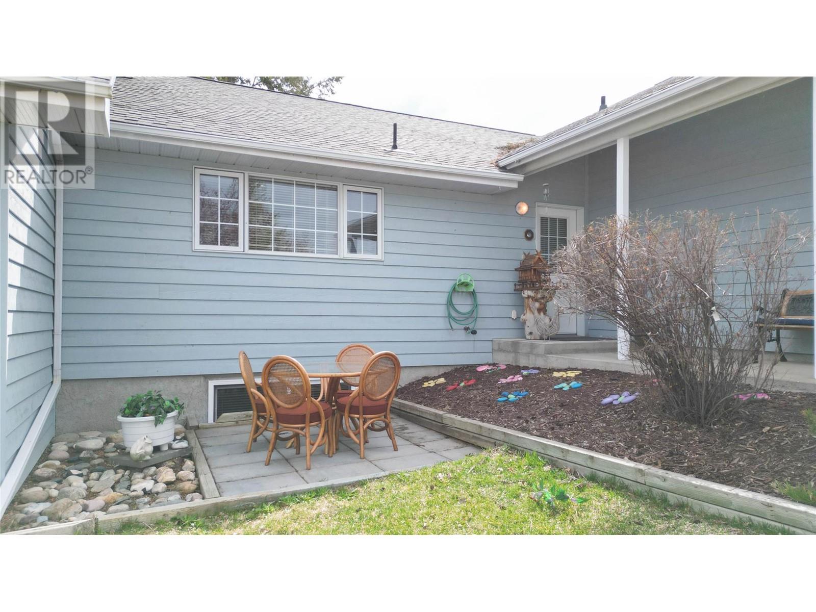 1021b 11th Avenue, Invermere, British Columbia  V0A 1K0 - Photo 2 - 10344032