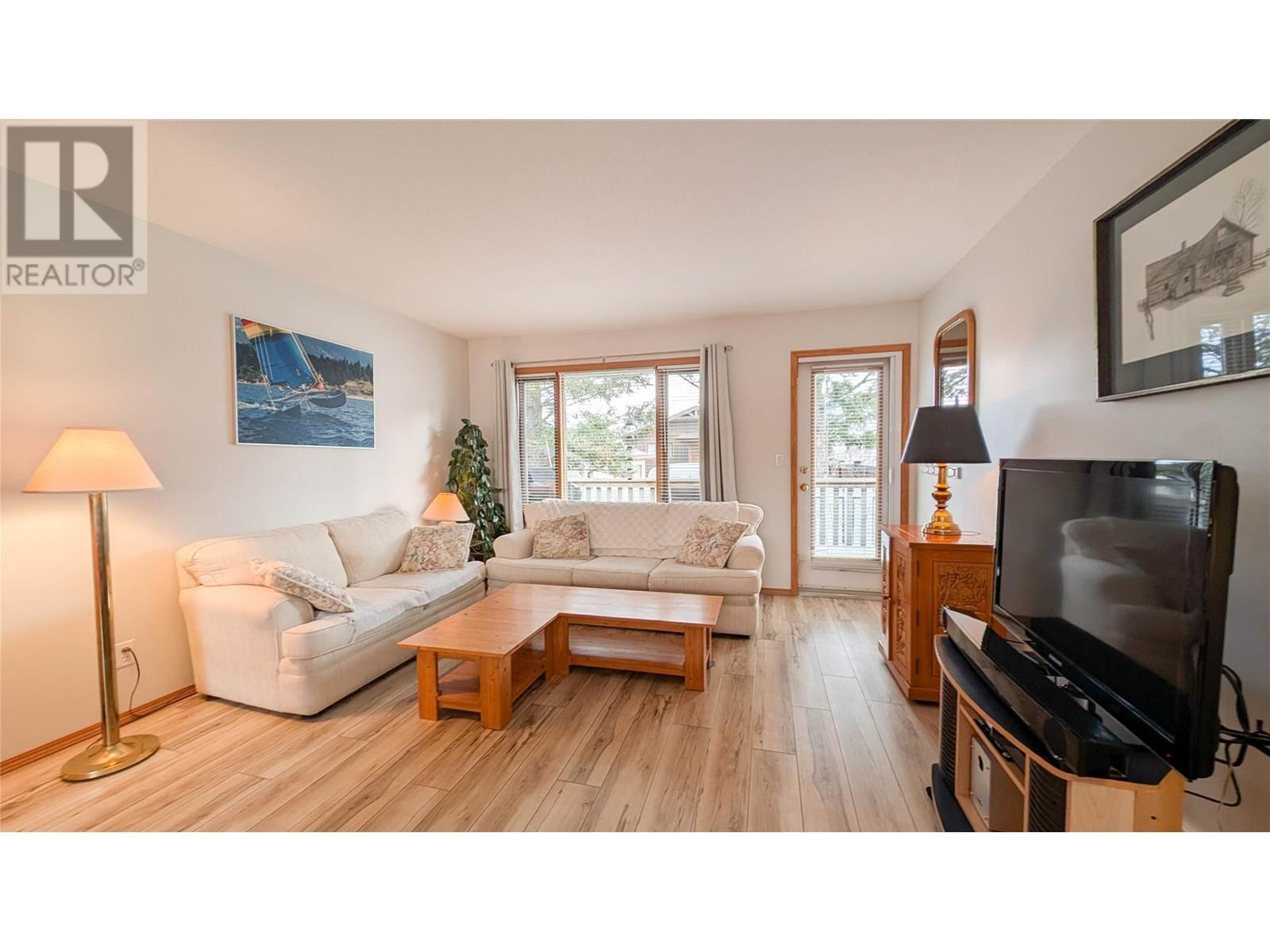 1021b 11th Avenue, Invermere, British Columbia  V0A 1K0 - Photo 5 - 10344032