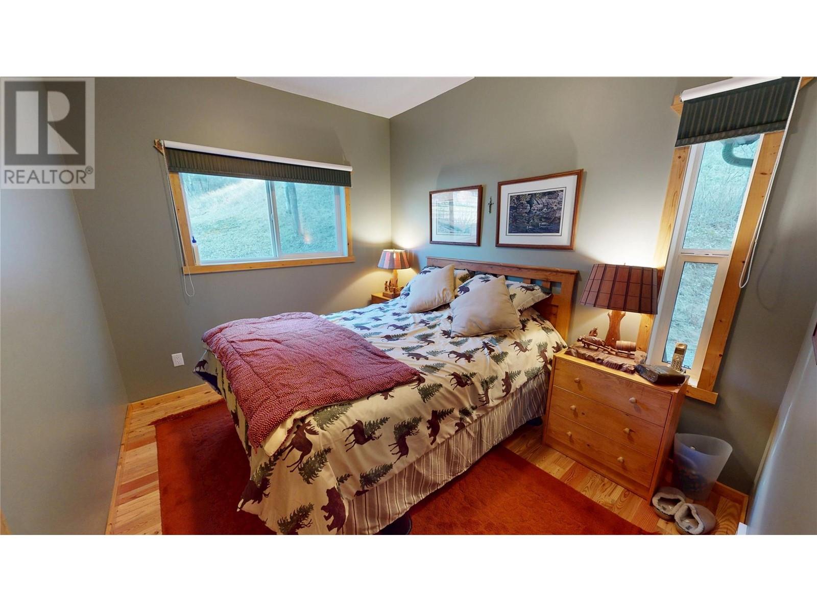 5586 Highway 95 Highway, Edgewater, British Columbia  V0A 1E0 - Photo 10 - 10344206