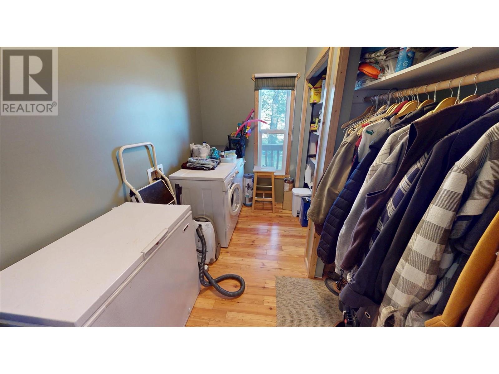 5586 Highway 95 Highway, Edgewater, British Columbia  V0A 1E0 - Photo 14 - 10344206