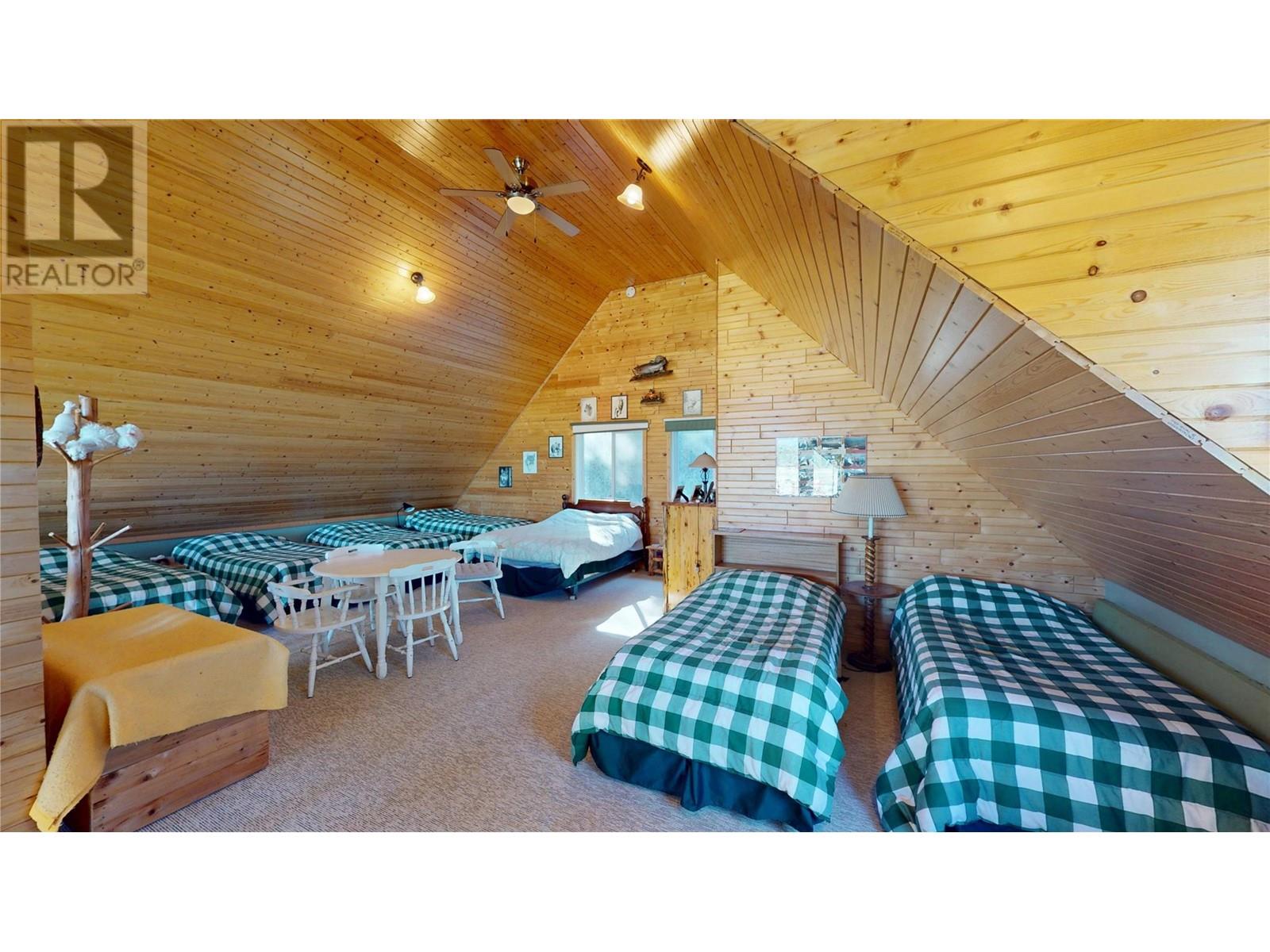 5586 Highway 95 Highway, Edgewater, British Columbia  V0A 1E0 - Photo 16 - 10344206