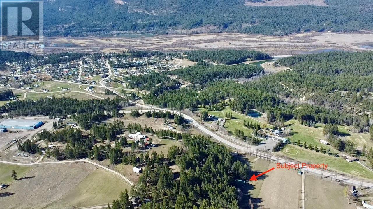 5586 Highway 95 Highway, Edgewater, British Columbia  V0A 1E0 - Photo 2 - 10344206