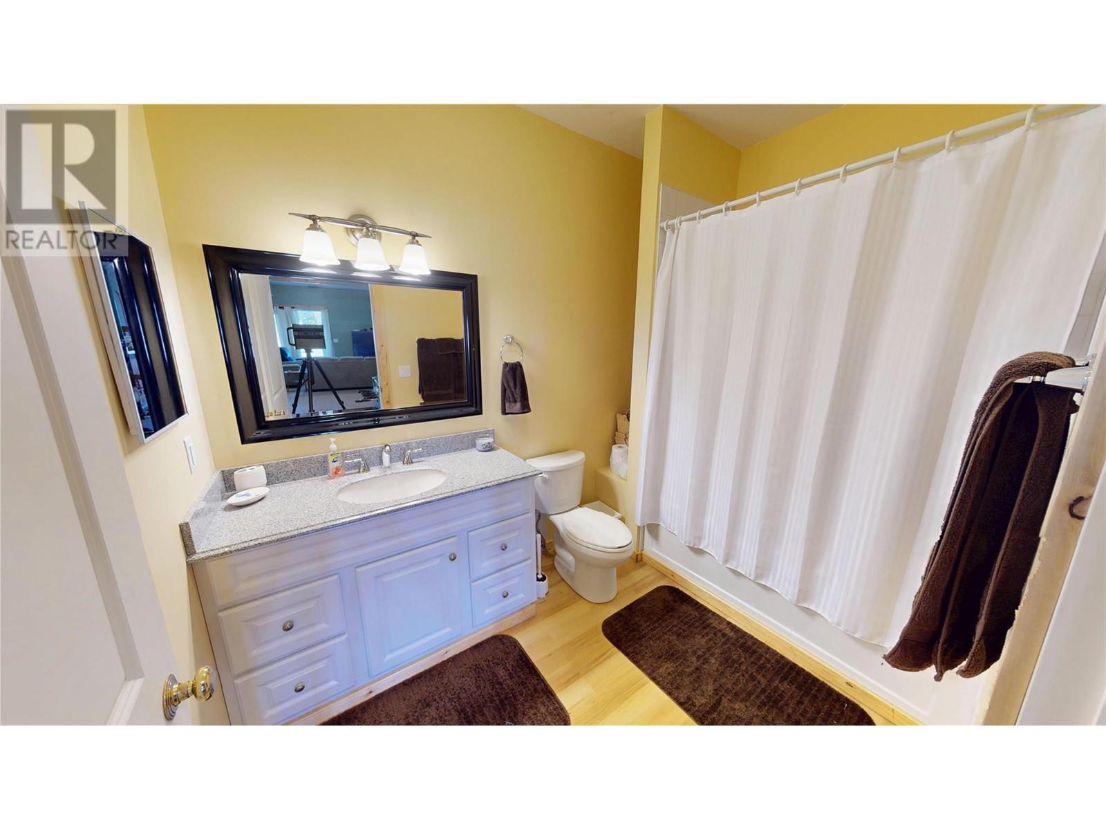5586 Highway 95 Highway, Edgewater, British Columbia  V0A 1E0 - Photo 24 - 10344206