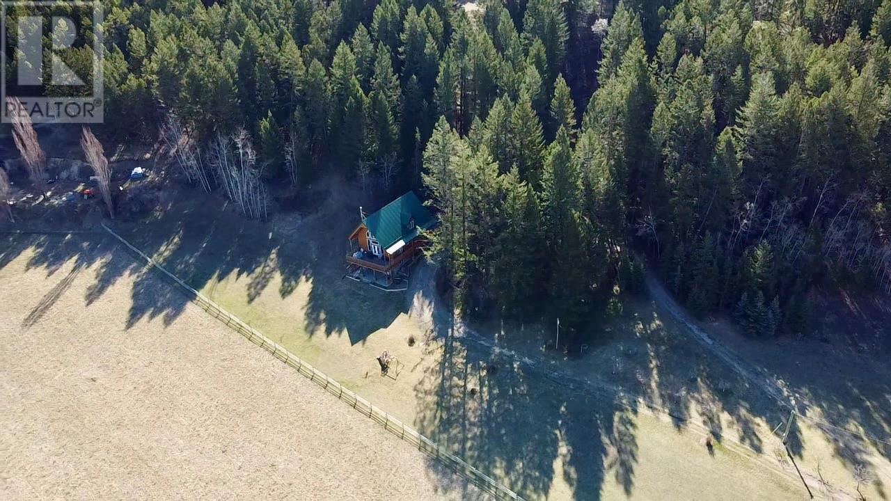 5586 Highway 95 Highway, Edgewater, British Columbia  V0A 1E0 - Photo 26 - 10344206