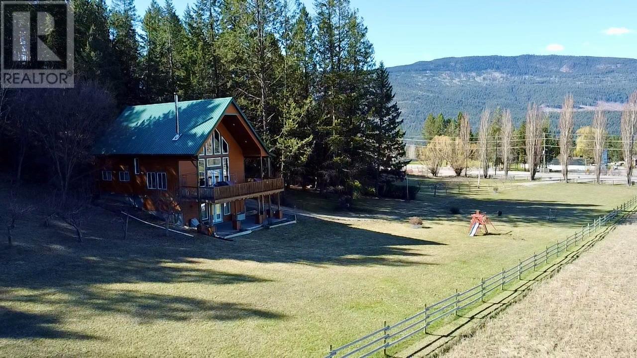 5586 Highway 95 Highway, Edgewater, British Columbia  V0A 1E0 - Photo 30 - 10344206