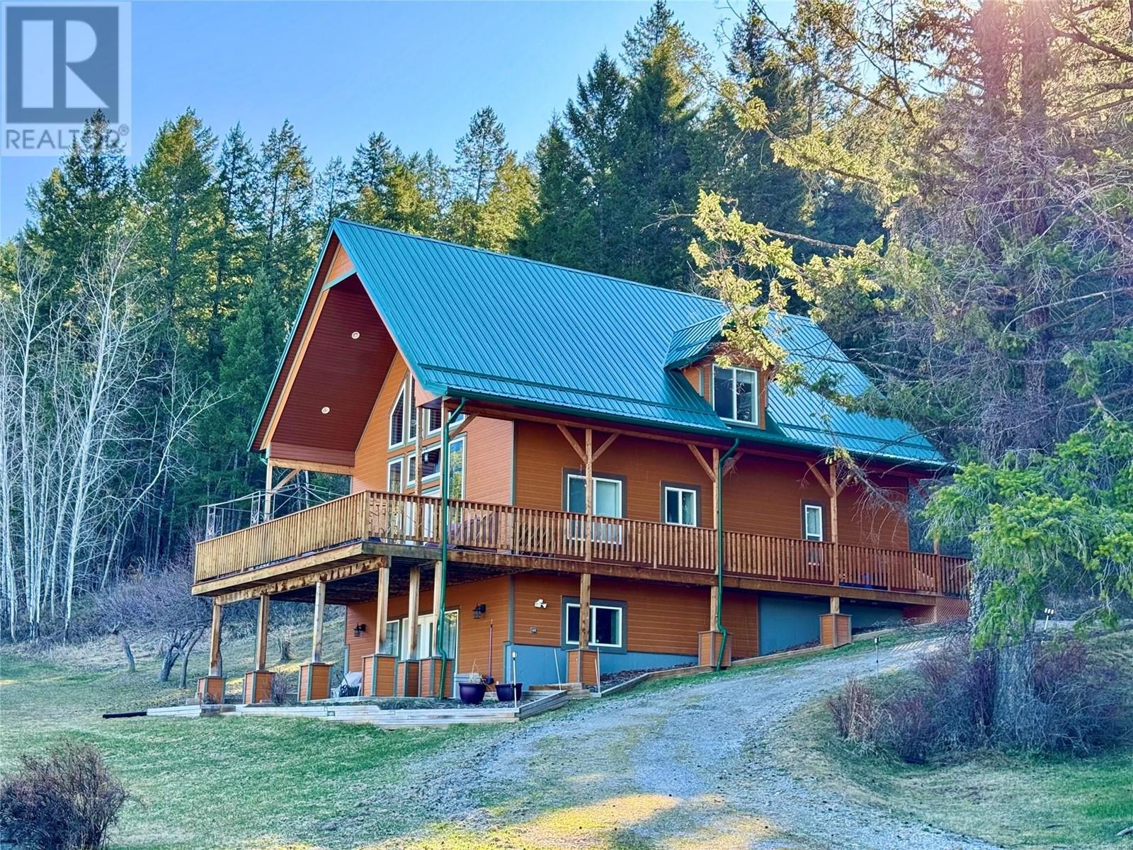 5586 Highway 95 Highway, Edgewater, British Columbia  V0A 1E0 - Photo 32 - 10344206