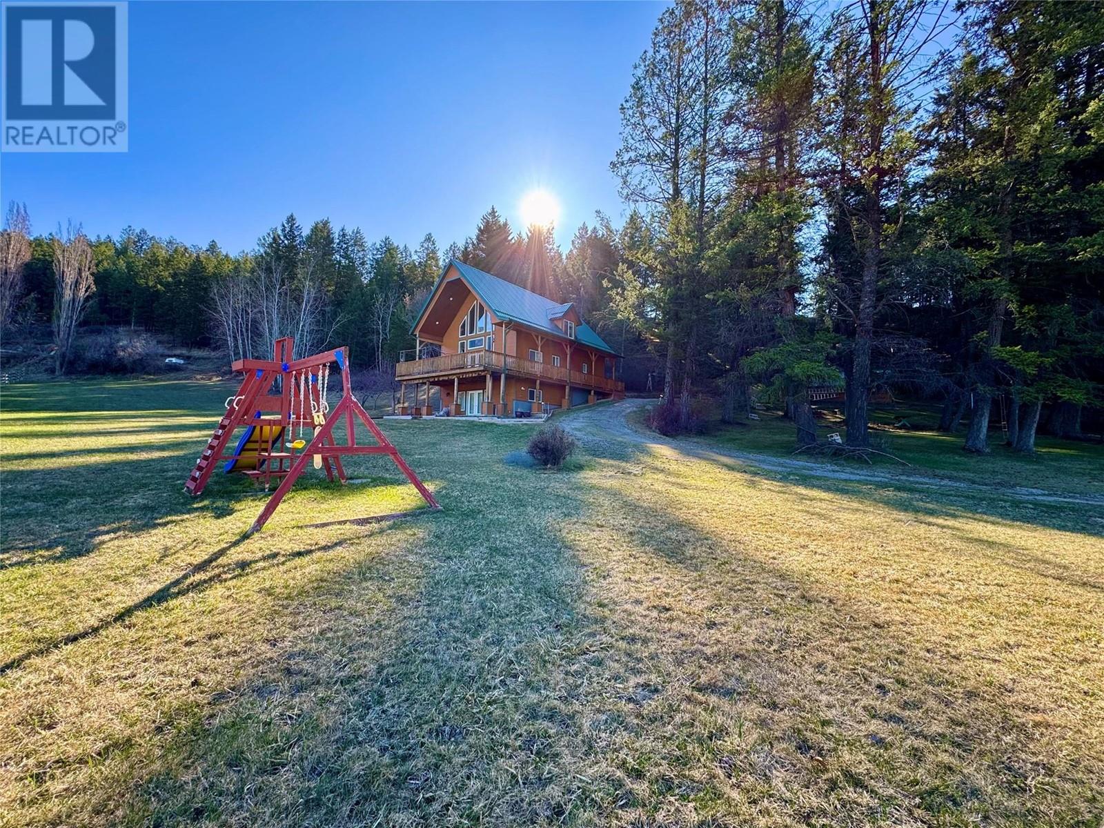 5586 Highway 95 Highway, Edgewater, British Columbia  V0A 1E0 - Photo 33 - 10344206