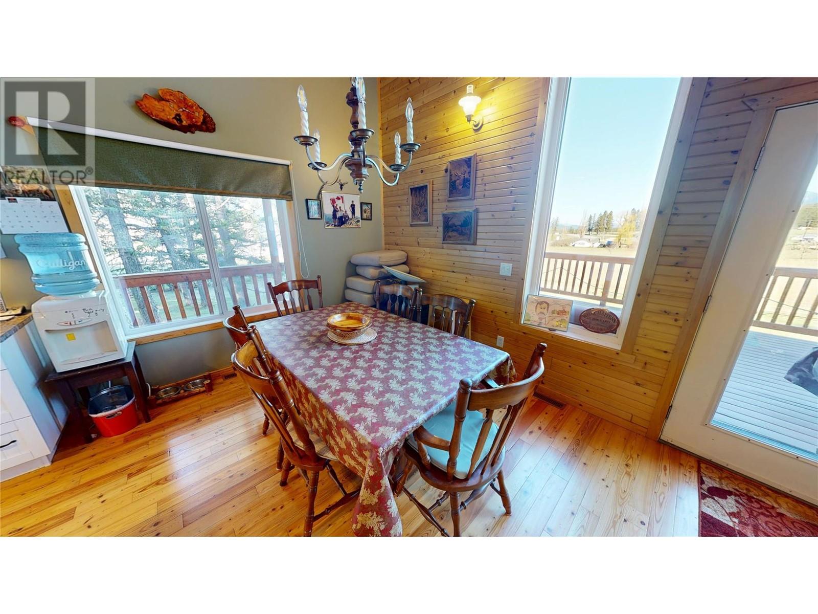 5586 Highway 95 Highway, Edgewater, British Columbia  V0A 1E0 - Photo 9 - 10344206