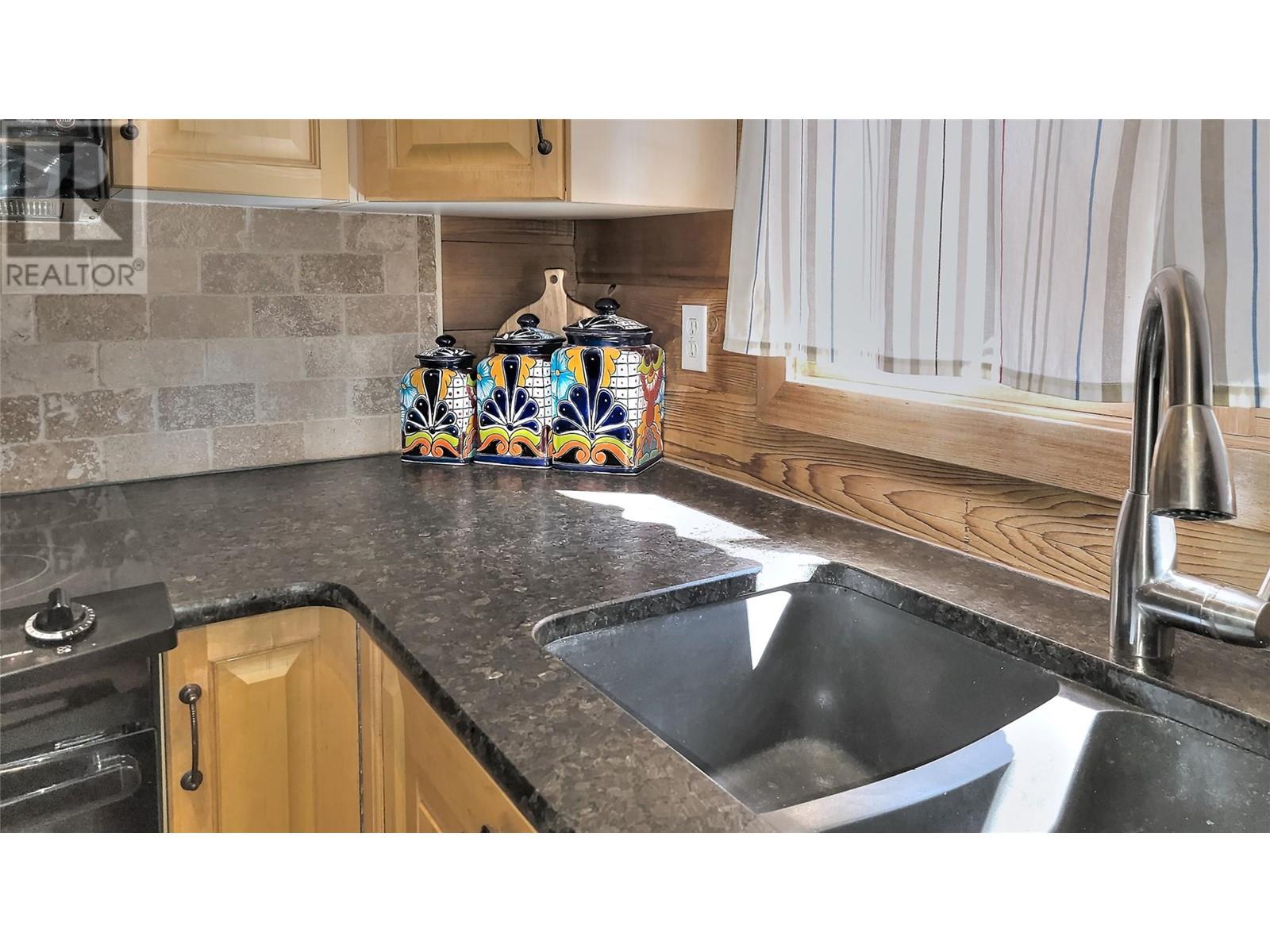 7488 Pine Cone Lane, Radium Hot Springs, British Columbia  V0A 1M0 - Photo 12 - 10344308