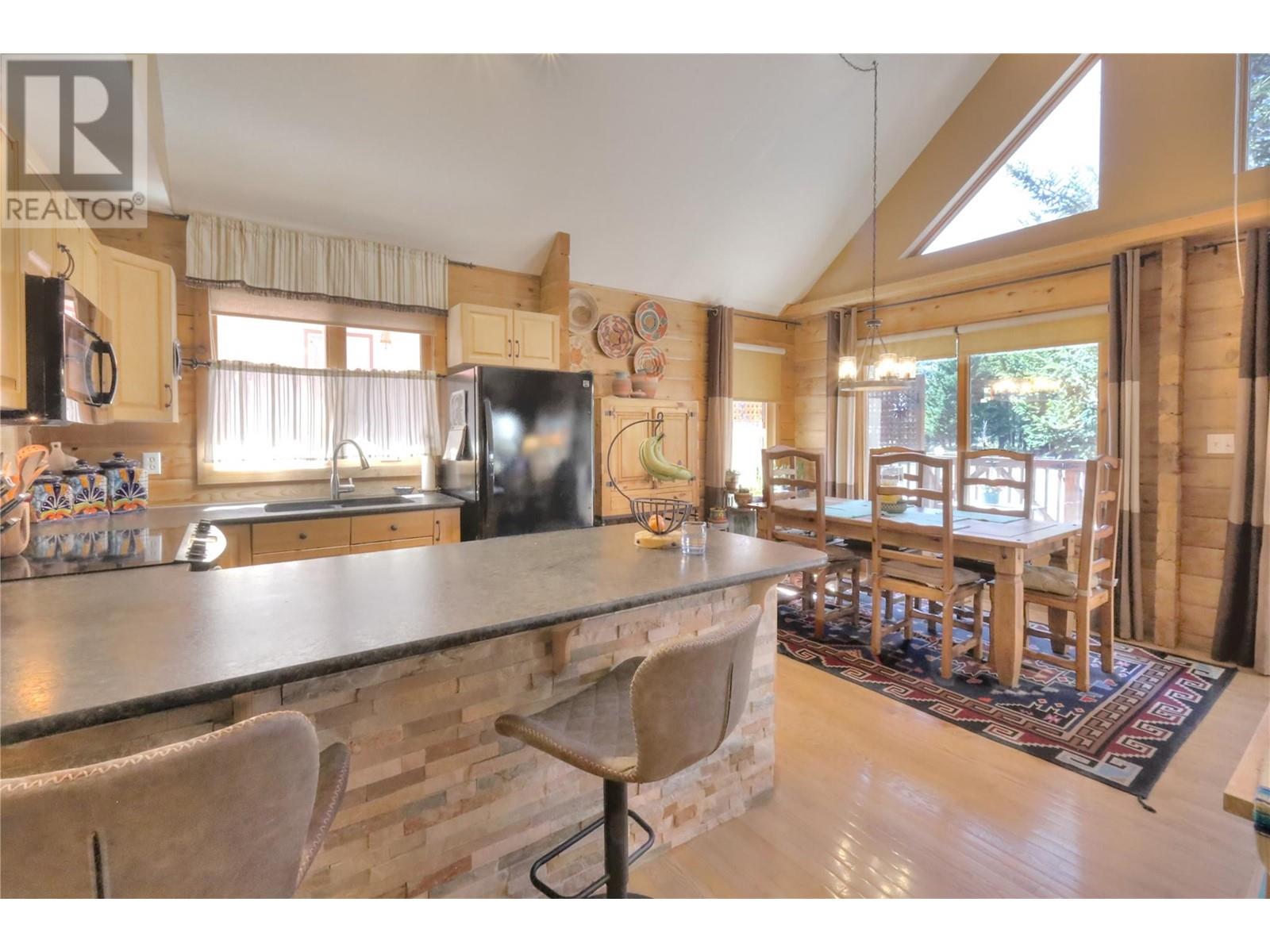 7488 Pine Cone Lane, Radium Hot Springs, British Columbia  V0A 1M0 - Photo 14 - 10344308