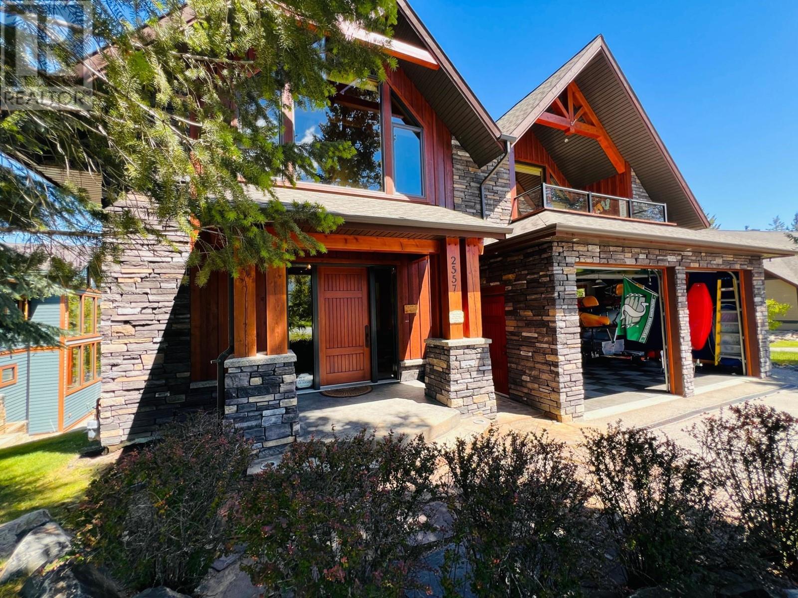 2557 Ledgerock Ridge, Invermere, British Columbia  V0A 1K6 - Photo 1 - 10344476