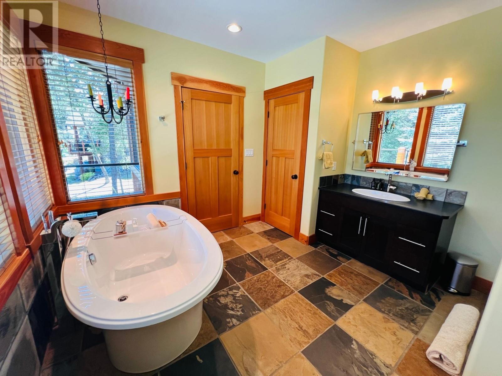 2557 Ledgerock Ridge, Invermere, British Columbia  V0A 1K6 - Photo 65 - 10344476