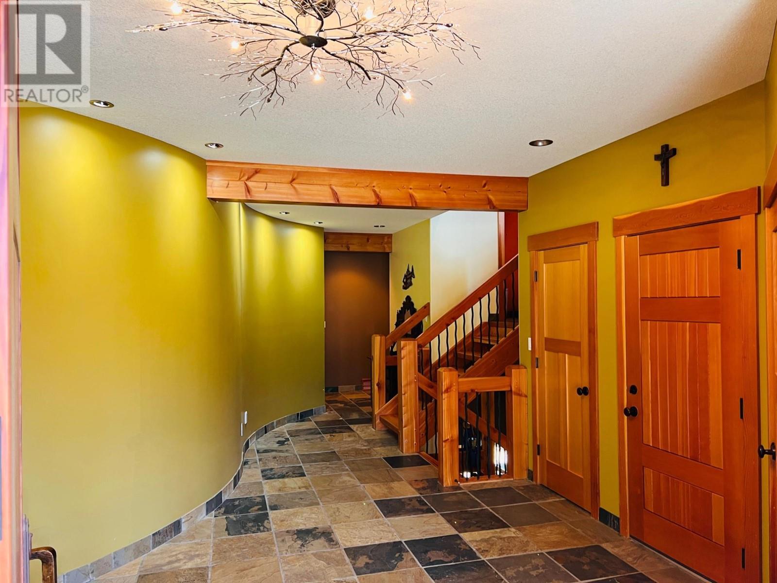 2557 Ledgerock Ridge, Invermere, British Columbia  V0A 1K6 - Photo 8 - 10344476