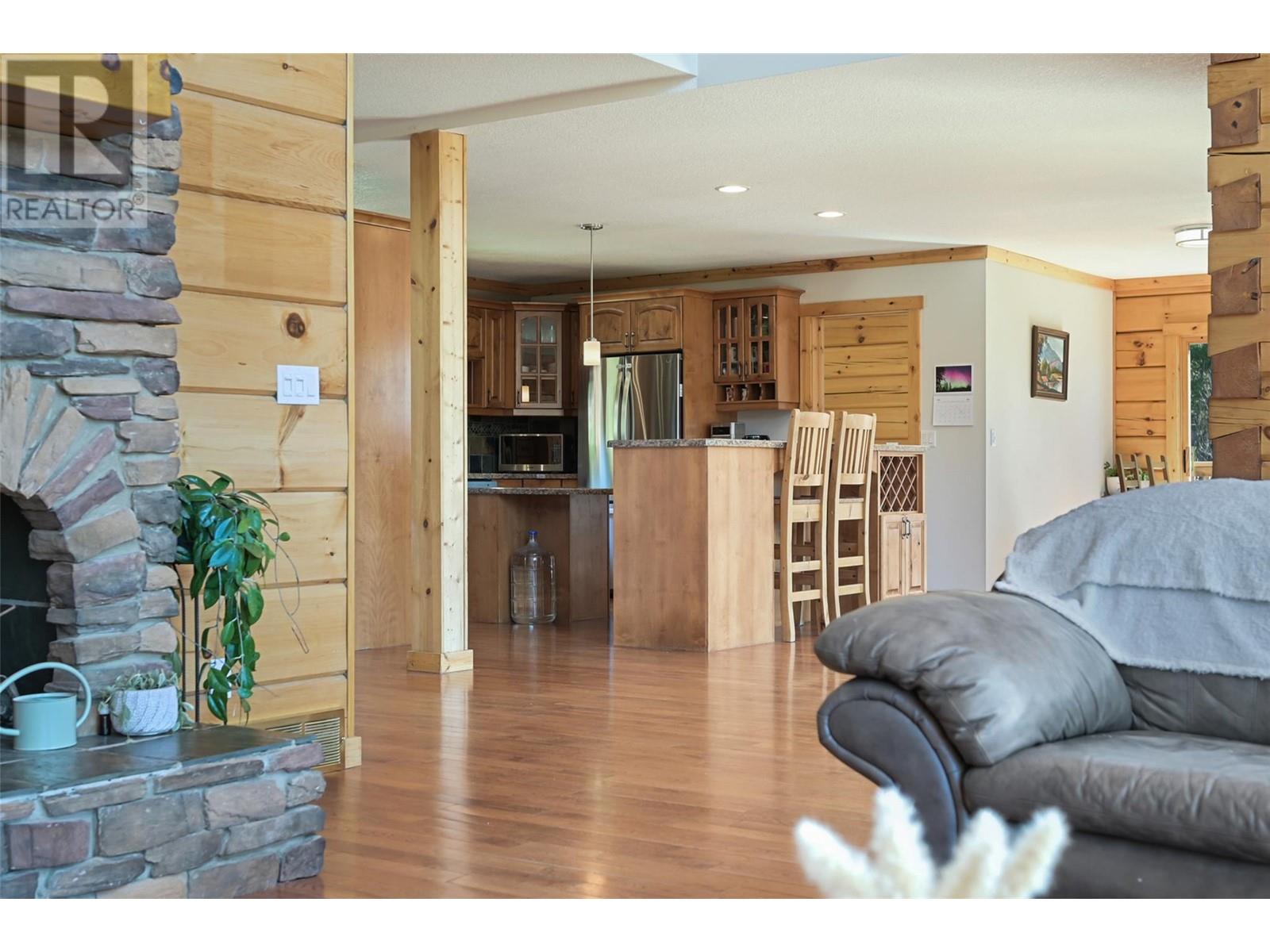 110 Highway 95, Spillimacheen, British Columbia  V0A 1P0 - Photo 10 - 10344507